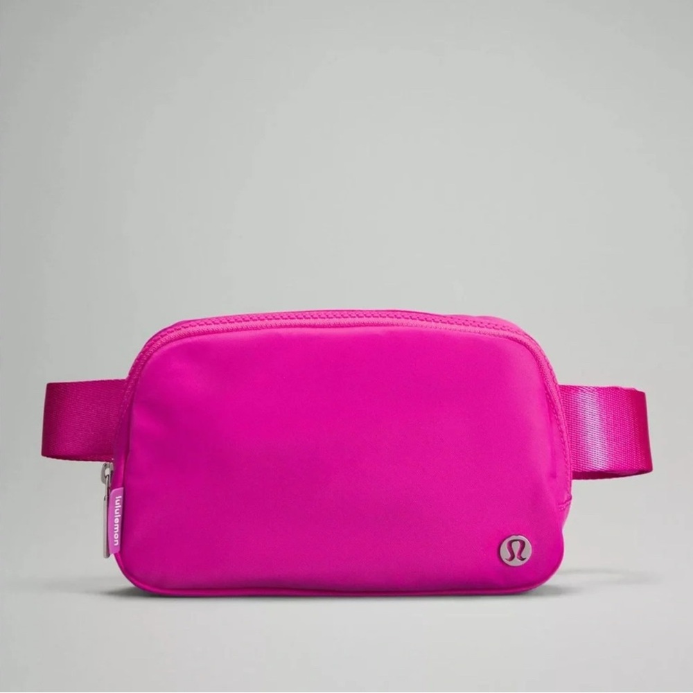 Lululemon Everywhere Belt Bag in Sonic Pink